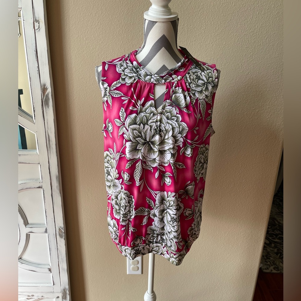 Worthington - NEW with TAGS - Pink with Flowers Sleeveless Shirt - Size: Large